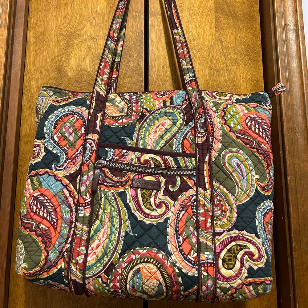 Vera Bradley Zippered Paisley Tote 15x13x6
